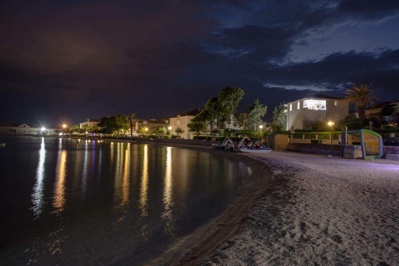 Beachfront Apartments Don Kaštela Exteriör bild